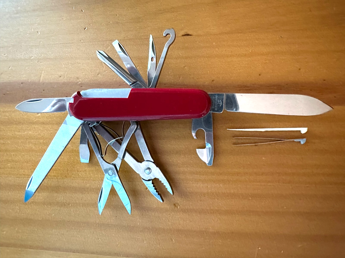 Victorinox Swiss Army Knife Troubleshooter 91mm Red w/15 Tools