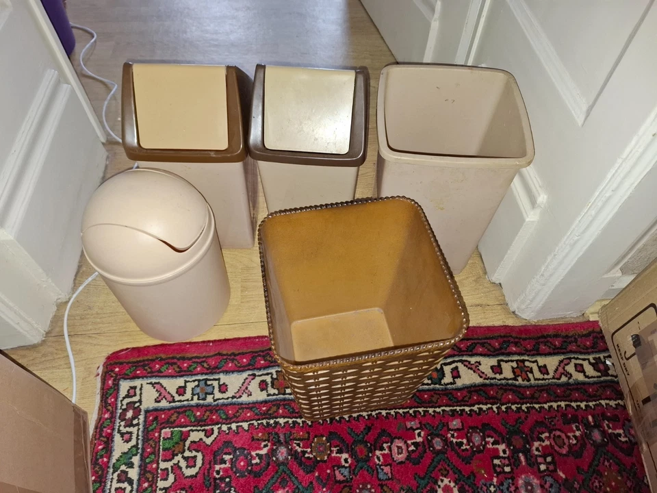 5 Mülleimer Papierkörbe 3 mit Deckel braun beige und weiß 9cm - Bild 1 von 4