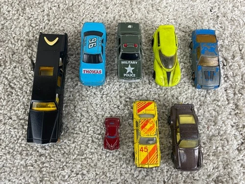 Lot of 8 Vintage Hot Wheels Matchbox Die Cast Mini Toy Cars Vehicles Figurines
