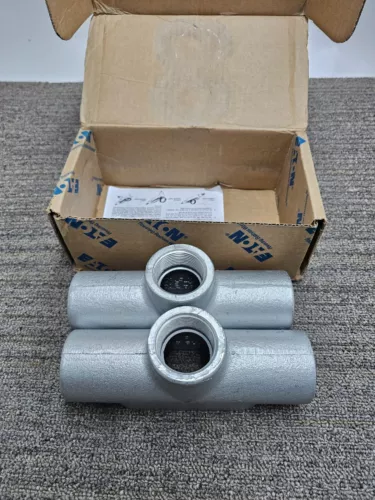 (QTY 2) Eaton Crouse Hinds 1-1/4" Conduit Outlet Body Form 7 Condulet TB47