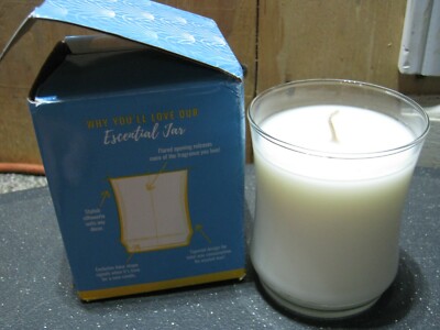 Partylite RAISONS D'AIMER NOTRE Escential Jar Candle 8.4 oz Iced Snowberries