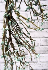 Versatile Primitive Lt Mint Green 55" Pip Rice Berry Garland Flexible