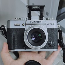 Fujifilm X-T20 24.3MP Mirrorless Digital Camera with 35mm f1.6 Lens Silver