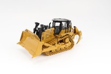 Diecast Masters 85757 Cat D8 Dozer (Standard Configuration) 1/50