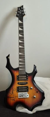 Alice Cooper Signed Full-Size Custom Electric Guitar Authenticated by Beckett - Image 1 of 4
