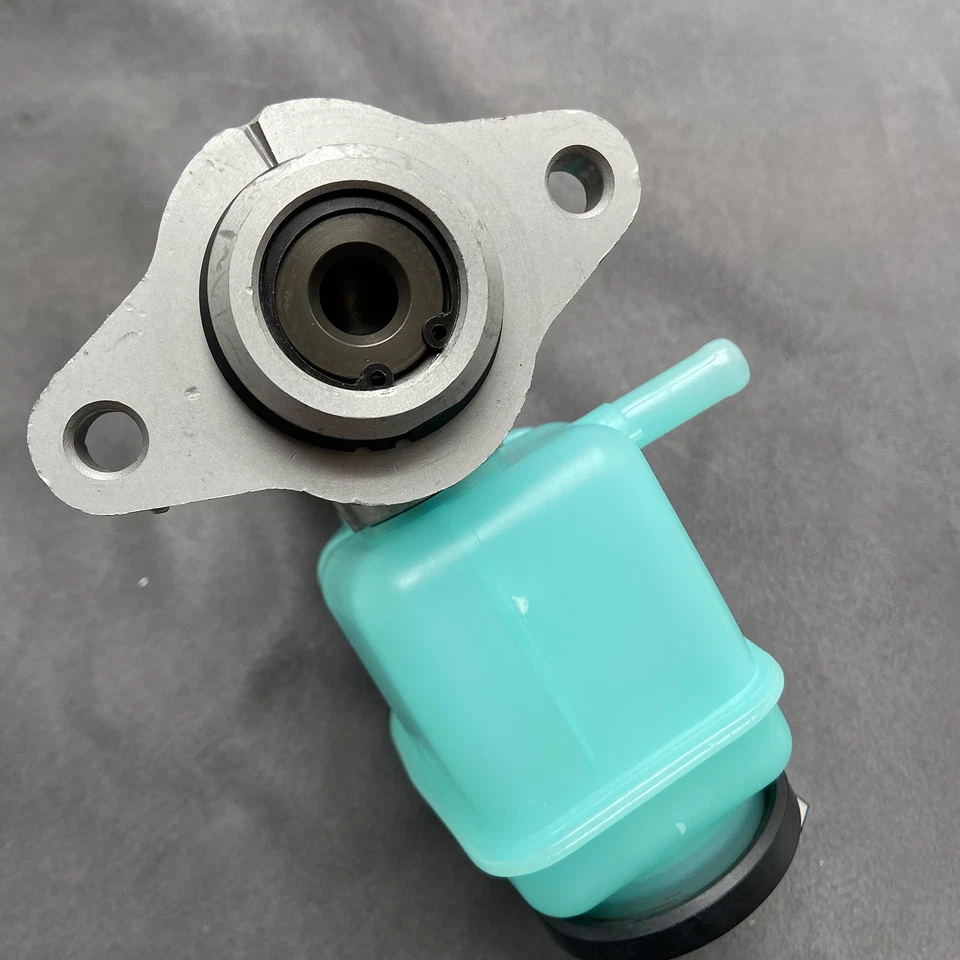 New 47201-60A00 Brake Master Cylinder Pump for Toyota Land Cruiser M/T 2007-2023 - Image 4 of 4