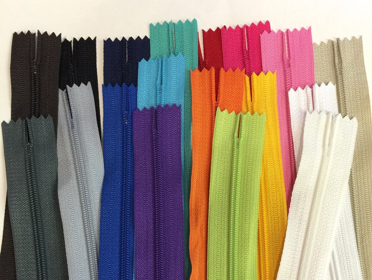 WHOLESALE LOT OF 18 LONG PULL HANDBAG ZIPPERS 10" Mix Colors 4 (5.1mm