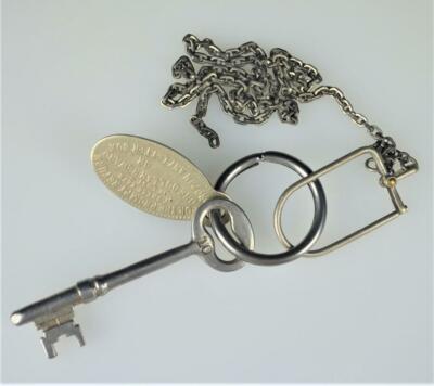 VINTAGE METAL SKELETON KEY WITH CHAIN & COMBINED REGISTRY CO. TAG