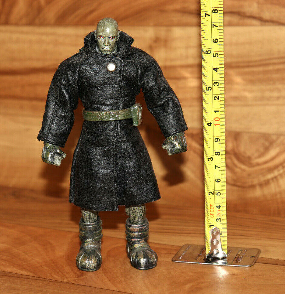 Action Figure Time Machine 90's Edition: Tyrant/ Mr. X from Resident Evil 2  Platinum by Toy Biz (Confirmed: Great)