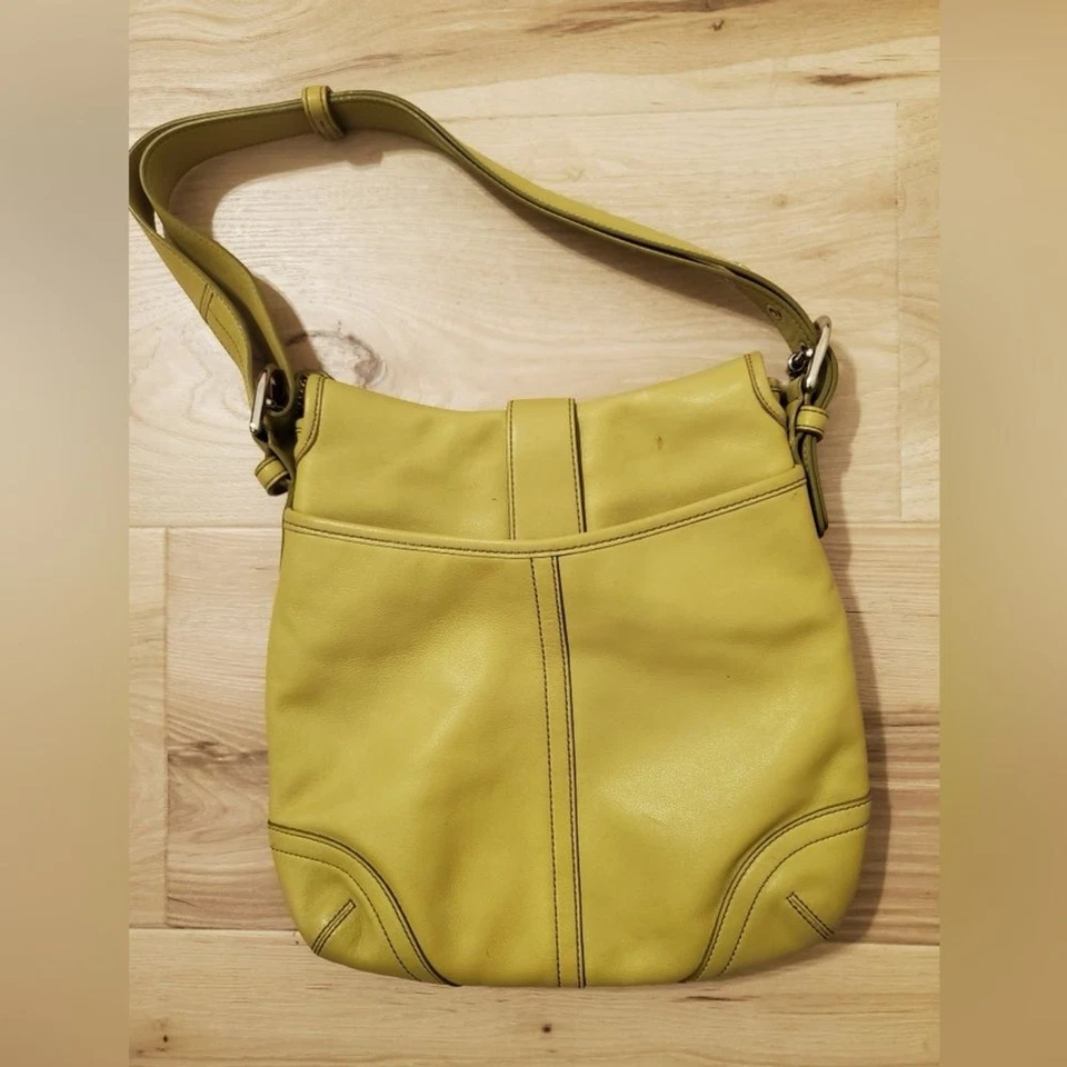 Coach Soho L ime Green Vintage 2004 Leather Two Way Shoulder/Crossbody Bag - Image 4 of 4
