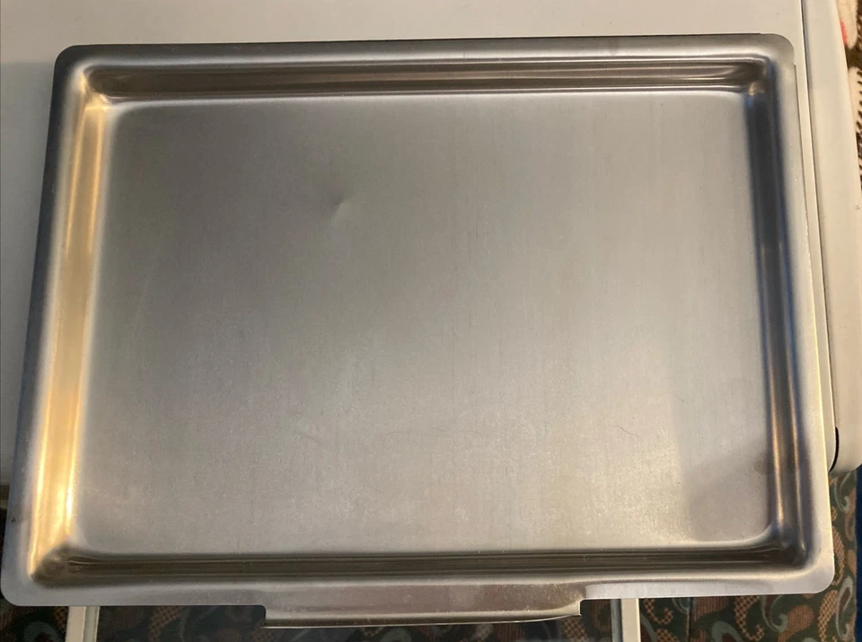 Magic Chef Toaster and Oven. Temp range from 150 degrees to Broil - Image 4 of 4