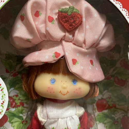 Strawberry Shortcake 35th Anniversary 1980s Design Classic Doll Scented 6" 2015