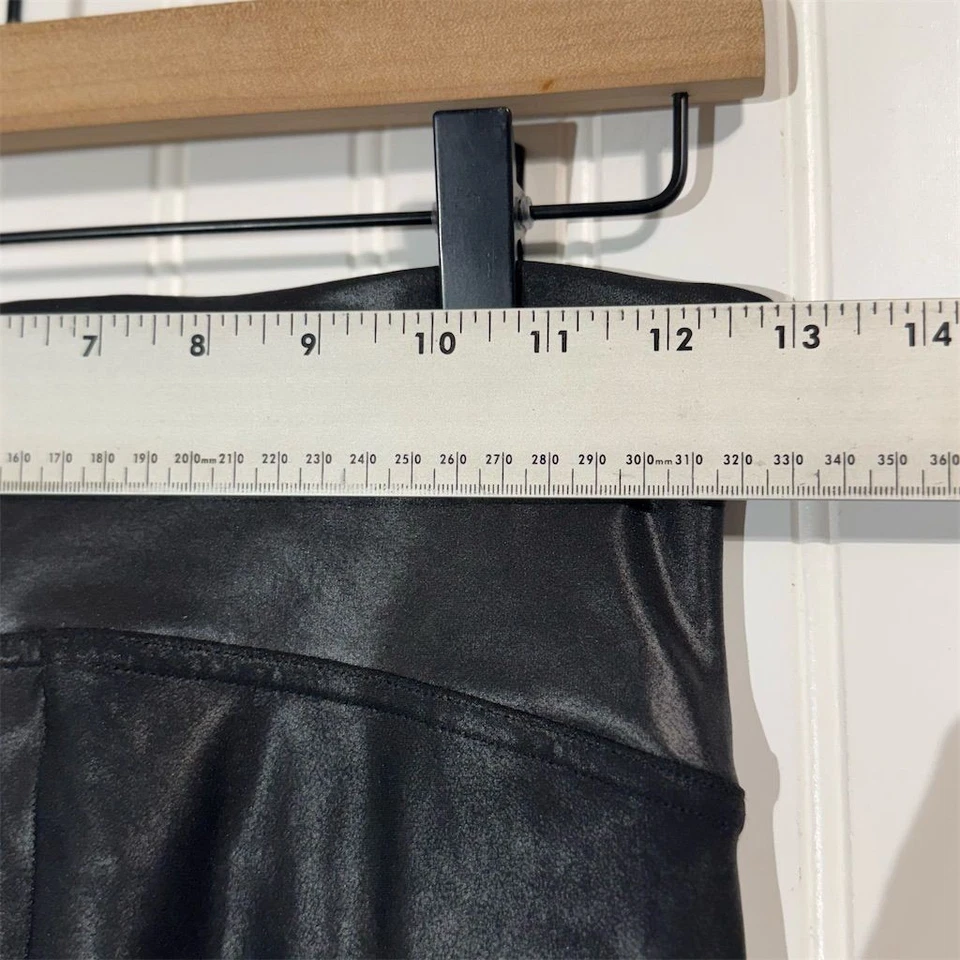 Leggings Spanx de cuero sintético para moto negros M tiro medio alto pantalones adelgazantes Foto 4 de 4