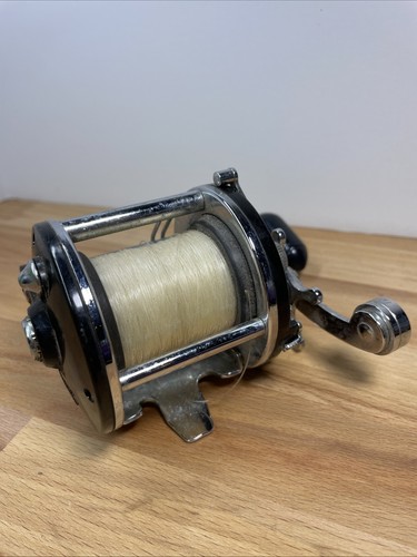 penn 10 fishing reel - Picture 3 of 10