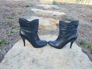 Guess Chesson Mujer Negro Cuero Tacón Alto Botas al Tobillo Slip On 7.5 M |  eBay