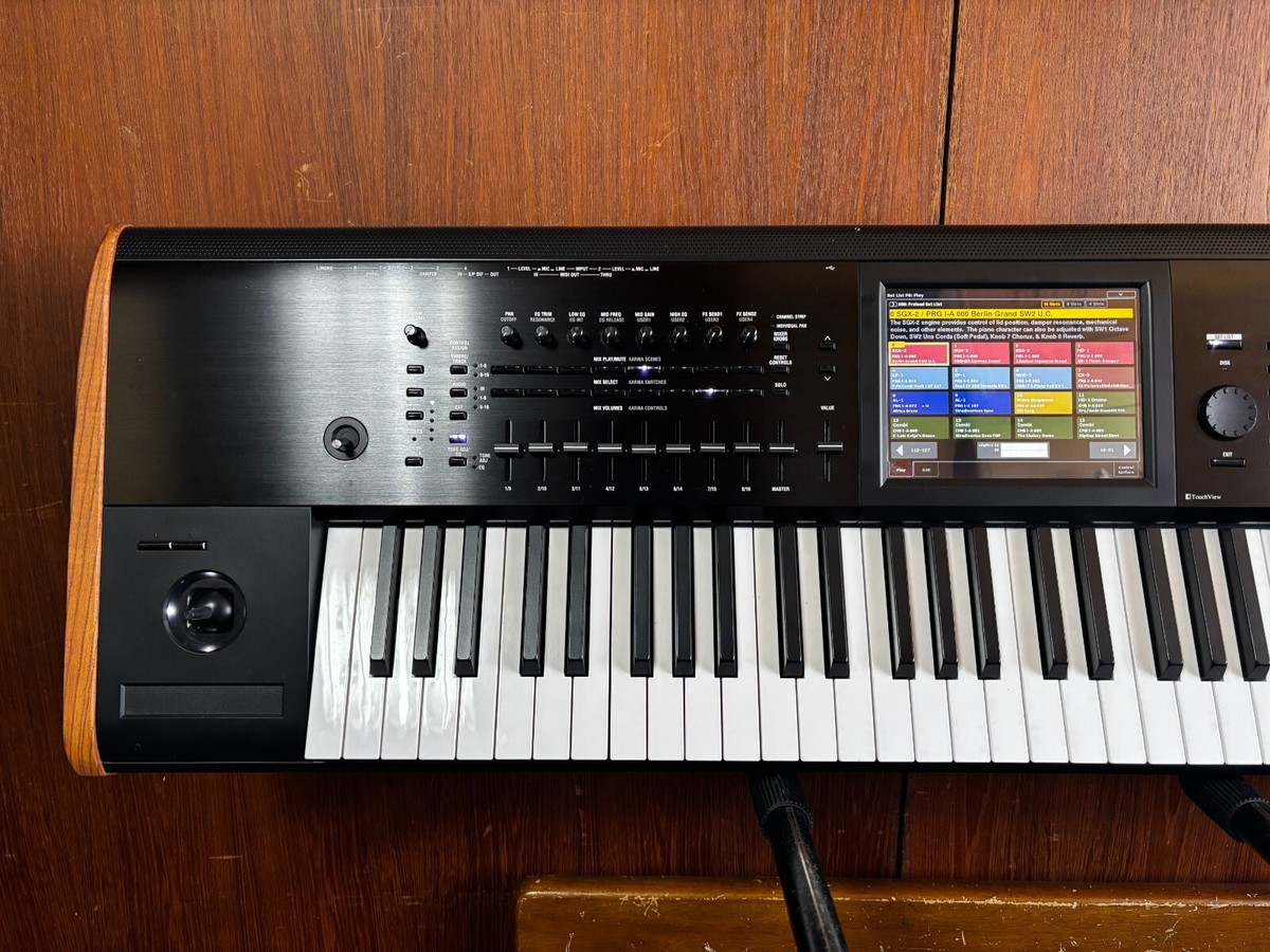 Korg Kronos 2 73 Key Workstation Keyboard ver 3.1.2 w/ case
