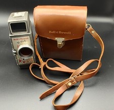 VINTAGE BELL  HOWELL TWO TWENTY 8MM MOVIE CAMERA  LEATHER CASE UNTESTED