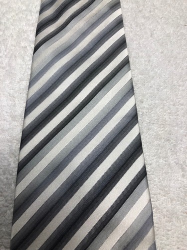ALFANI MENS TIE GRAY WITH WHITE STRIPED 3.75 X 60 - Picture 3 of 4