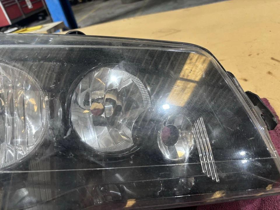 Faro halógeno para pasajero derecho Dodge Caravan 2011-2020 OEM Foto 4 de 4