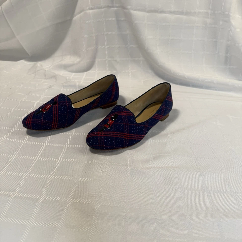 Talbots Mujer Pisos, Azul Marino Y Rojo Cuadros Con Guardias Británicos Bordados, 7M Foto 2 de 4
