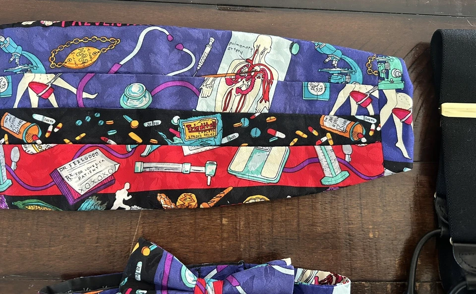 Nicole Miller Vintage Silk Cummerbund & Bowtie Set Rare Doctor Physician Medical - Image 4 of 4