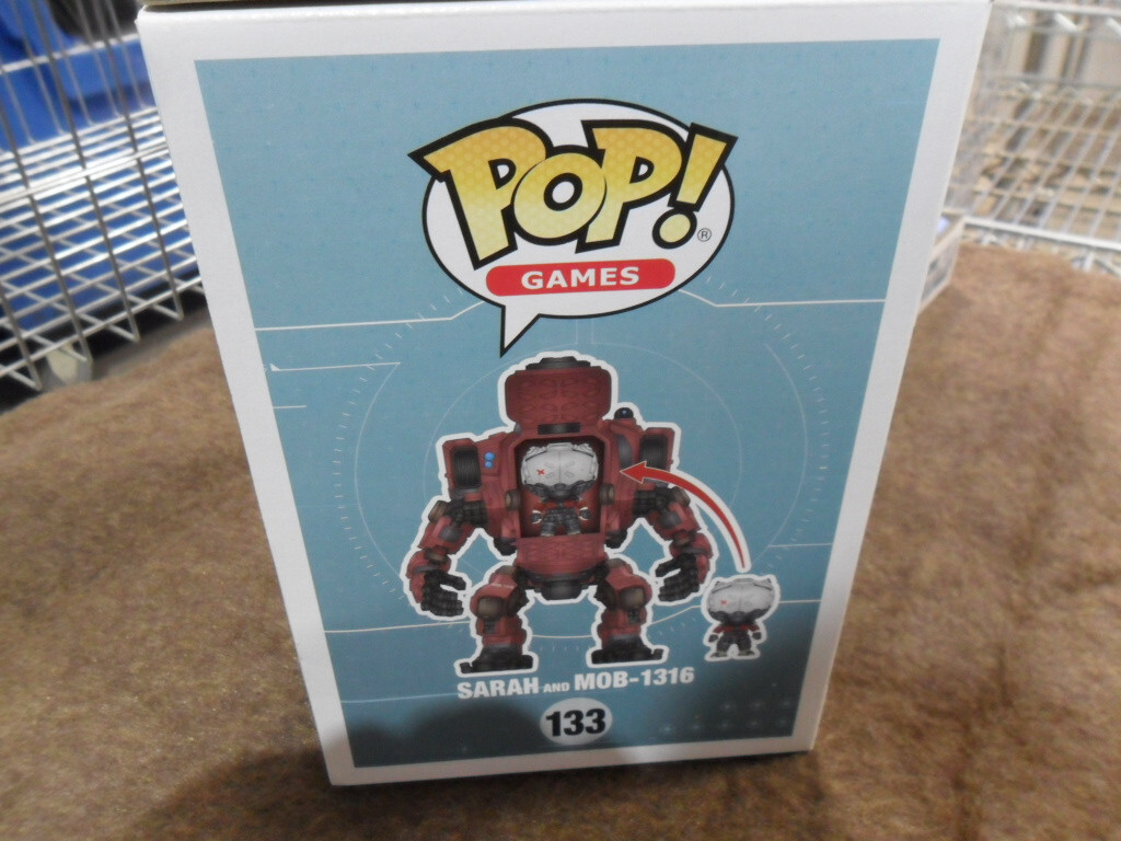 Funko Pop! Vinyl 6 in: Titanfall 2 - Sarah Briggs (w/ MOB