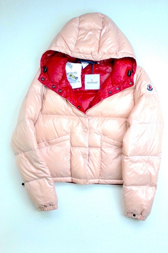 Moncler Womens Bardanette Short Down 
