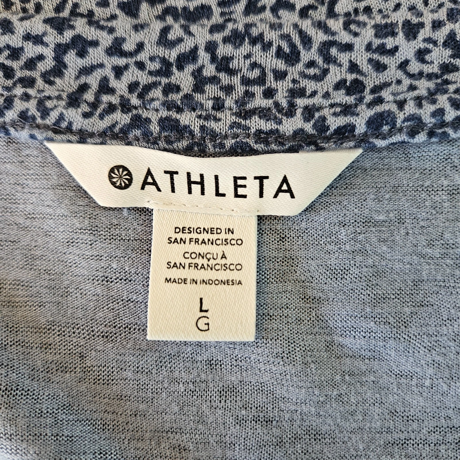 athleta breezy scoop v-neck animal print short sleeve shirt