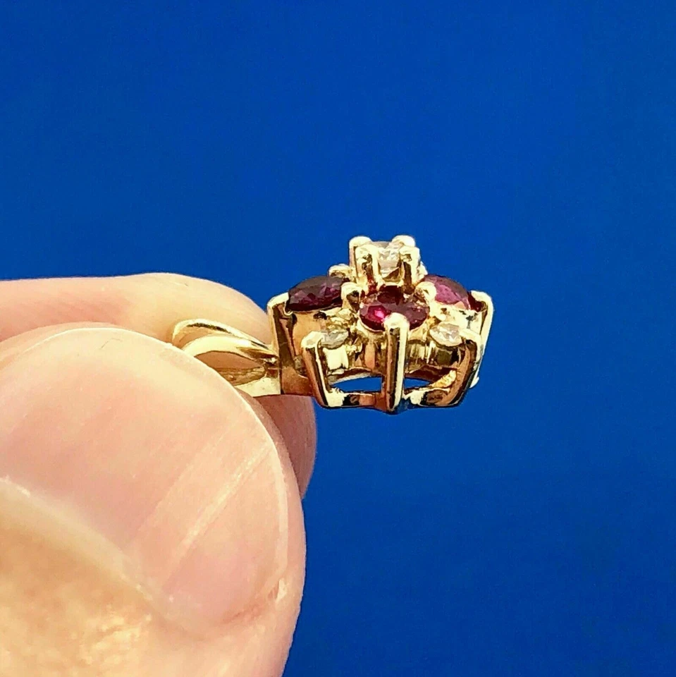 0.60Ct Round Cut Red Ruby Cluster Pendant 14K Yellow Gold Finish 18'' Free Chain - Image 4 of 4