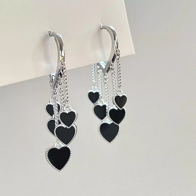 Black heart dangle earrings deals