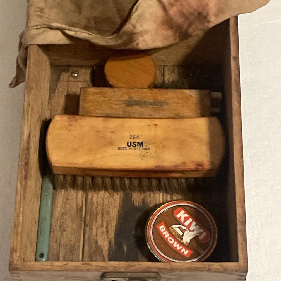 Caja de madera para brillar zapatos Griffin Shinemaster vintage caddie y accesorios Foto 4 de 4