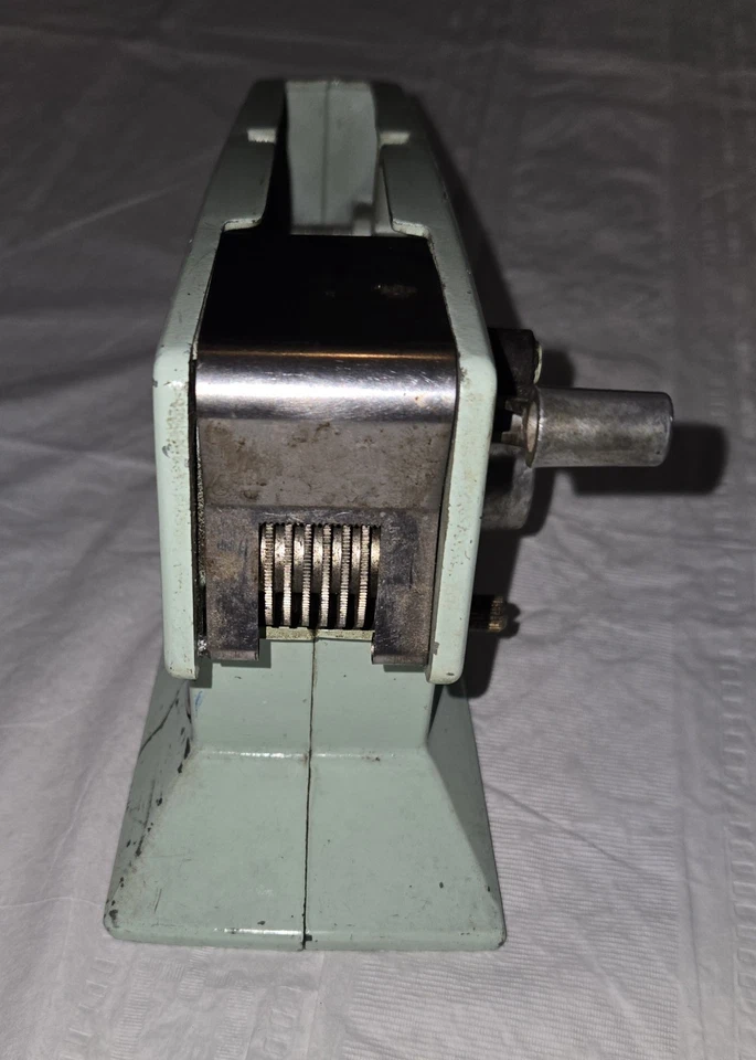 Dispensador de cinta de longitud definida marca escocesa vintage modelo M-95 Foto 3 de 4
