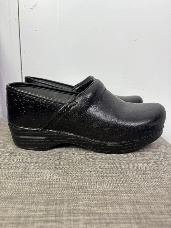 Dansko XP Clogs Womens Size 38 7.5 Floral Leaf Hibiscus Embossed Occupation Work - Image 2 of 4