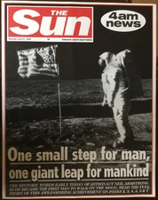 1969 POSTER/NEWSPAPER 1 PAGE : “1ST MAN ON THE MOON, ARMSTRONG’S FIRST WORDS”