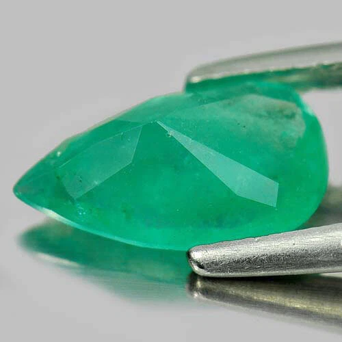 Green Emerald 1.28 Ct. Pear Shape 10.7 x 6.5 Mm. Natural Gemstone From Columbia - Image 3 of 4