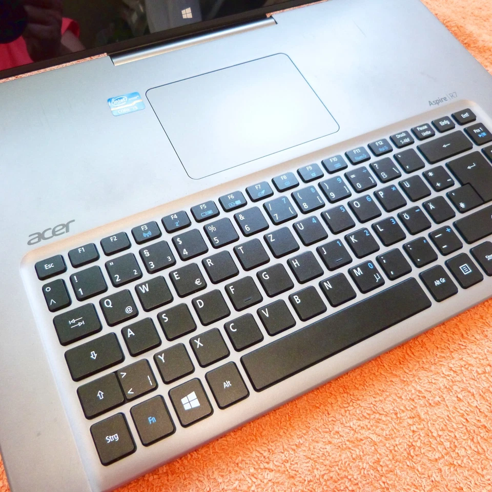 Acer R7 572 SCHWENK Convertible SELTEN l 15 Zoll IPS TOUCH FULLHD l Windows 8 - Bild 3 von 4