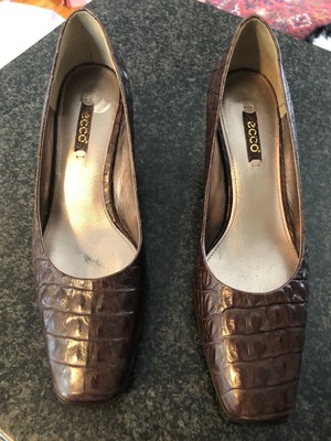 ecco pumps brown