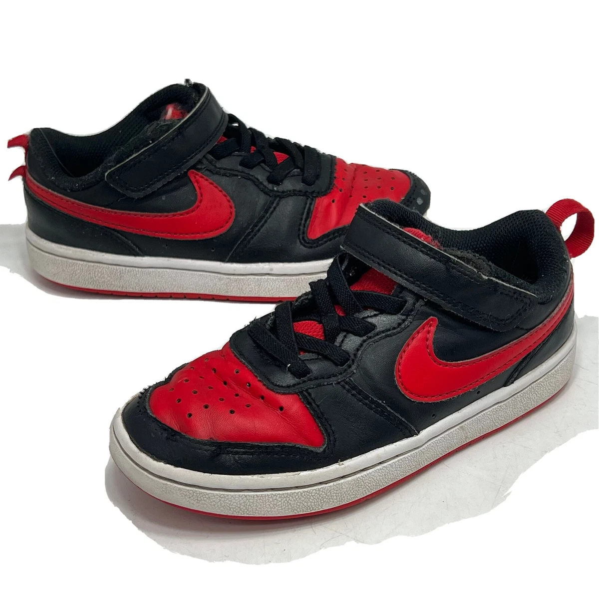 Nike court borough low hotsell red
