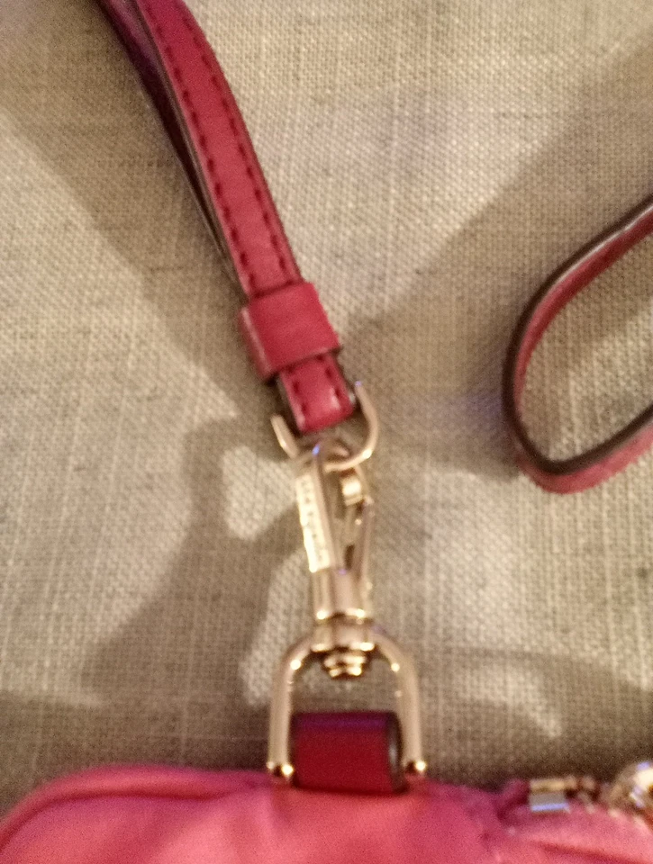 Cordón Kate Spade Chelsea Nylon Rosa con Correa Desmontable *Bonito y Limpio* Foto 4 de 4