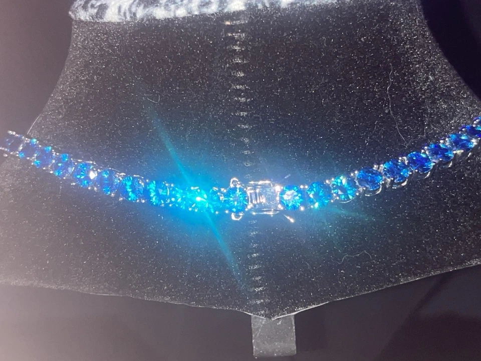 "Collar de tenis de circonitas azules ICED OUT de 5 mm de oro blanco de 18 k" Foto 4 de 4