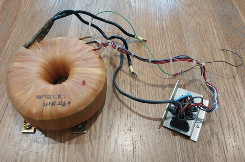 SIGA MT3372 Multi-Tapped Mains Transformer + Voltage Selector 25V @ 25A - Tested - 第 1/4 張圖片