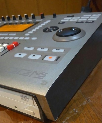 Zoom MRS-1608 Multi-Track Recorder MTR w/Adapter 100V-240V from Japan - Picture 3 of 11