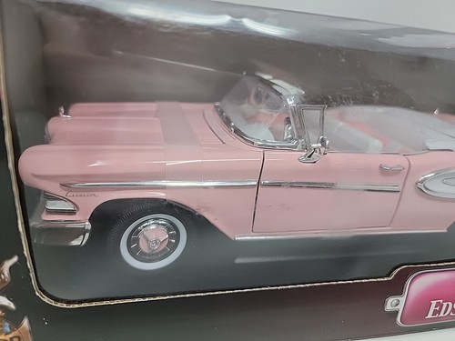 Diecast Edición Deluxe 1958 Edsel Citation 1/18 Yat Ming Rosa Convertible 92298 - Imagen 4 de 23