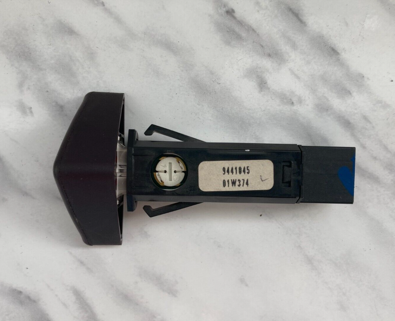 Volvo warning / emergency flasher switch 94410459 2001 2006 Volvo V70