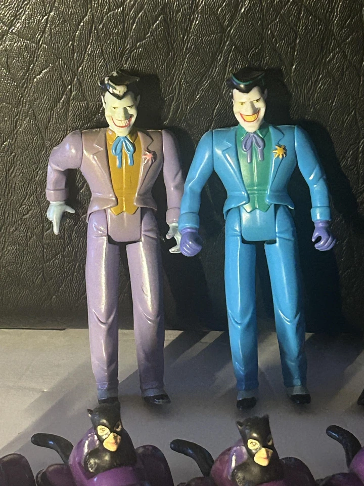 老式蝙蝠侠小丑猫女动作玩偶套装肯纳 90 年代 DC 漫画汽车套装 — 第 2/4 张图片