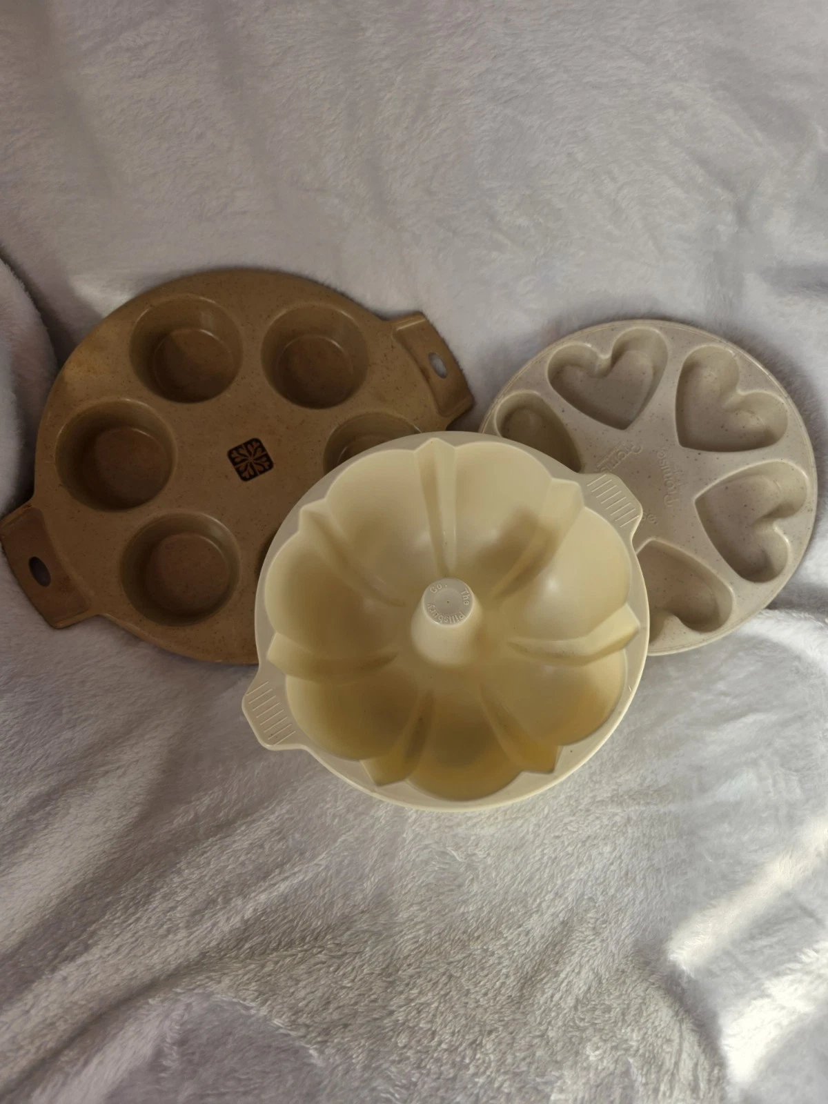 Vintage Microwave Bakeware Lot: Pillsbury Bundt, Nordic Ware Heart & LittonWare
