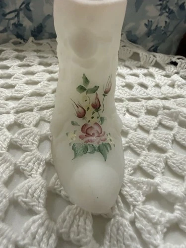 VTG FENTON WHITE SATIN ART GLASS SHOE WITH HAND PAINTED FLOWERS SIGNED BY ARTIST