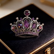 Queen's Crown Brooch - Franc purple craftsmanship
