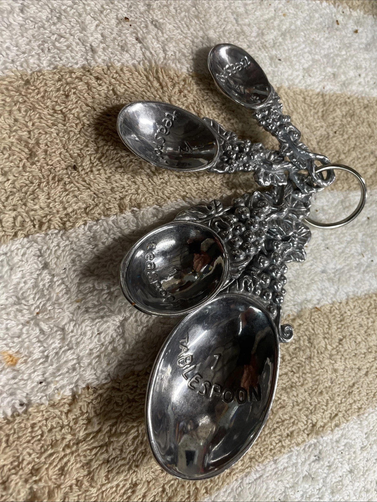 2004 Arthur Court Kitchen Grape Measuring Spoons Set Of 4
Opens in a new window or tab