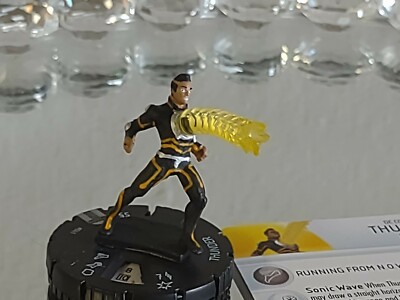 JAN04 Heroclix Teen Titans set Thunder #041 Rare figure w/card!